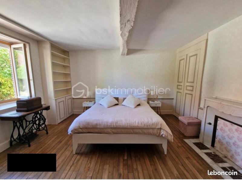 Demeure - 225 m² - 6 pièces