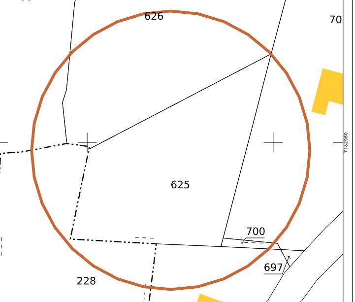Terrain constructible - 1 600 m²