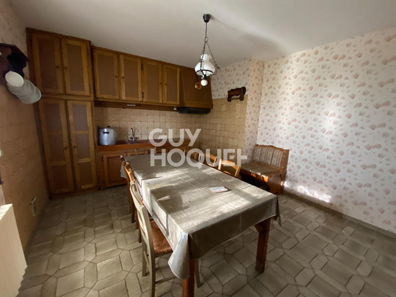 Maison - 220 m² - 10 pièces