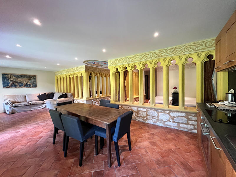 Maison - 210 m² - 7 pièces