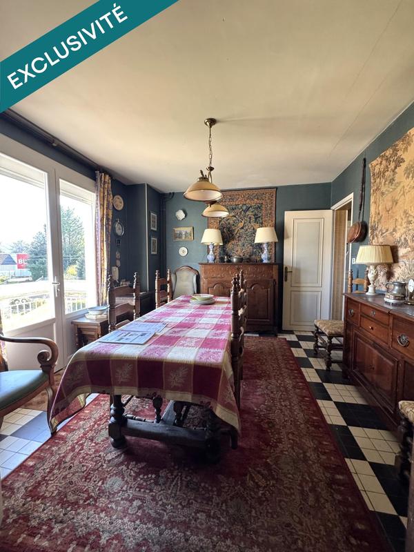 Maison - 235 m² - 9 pièces