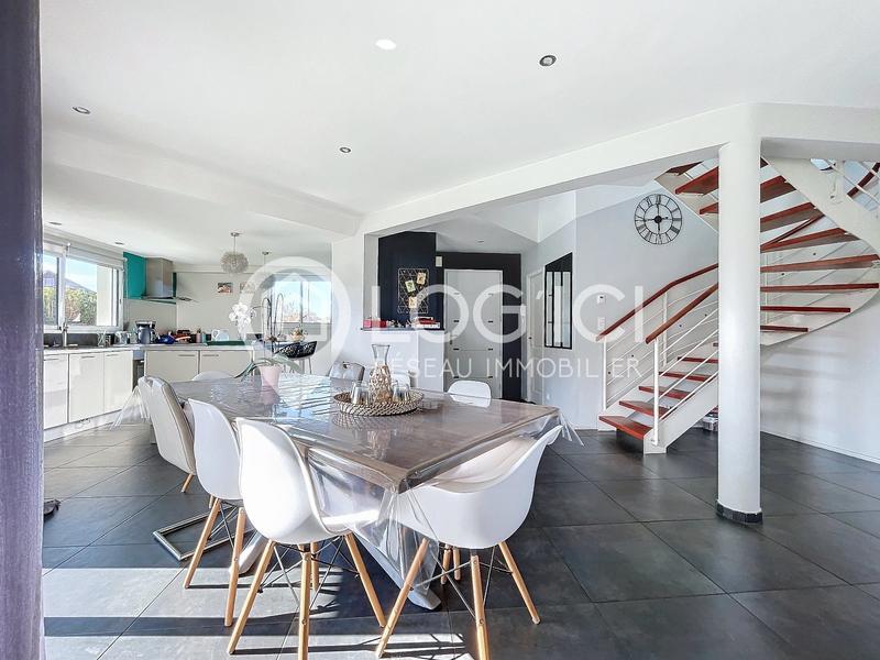 Maison - 145 m² - 5 pièces