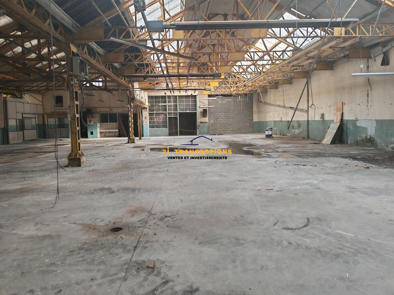 Local d'activités - 1 697 m²