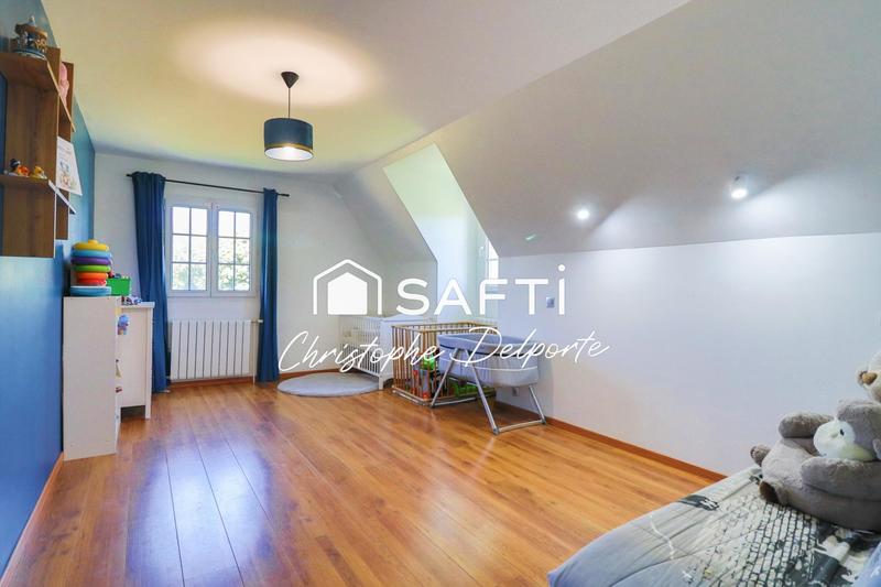 Maison - 220 m² - 7 pièces