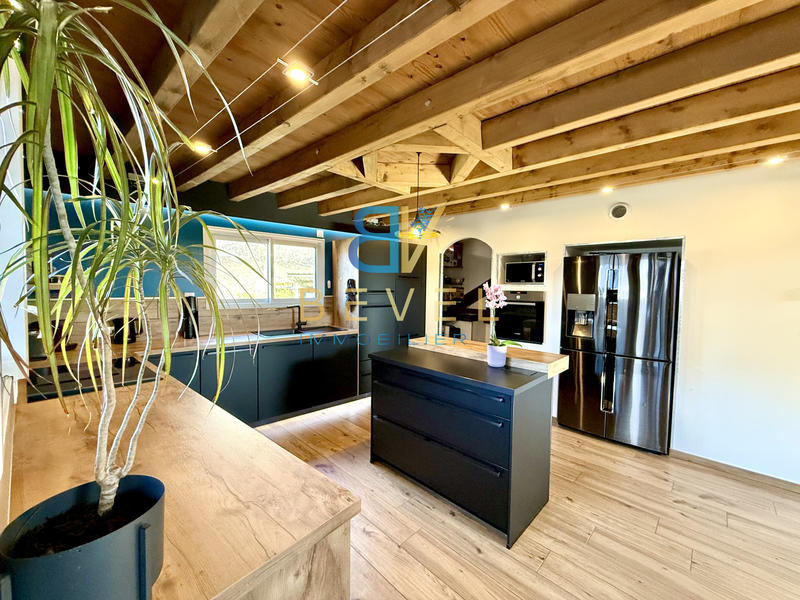 Maison - 185 m² - 5 pièces