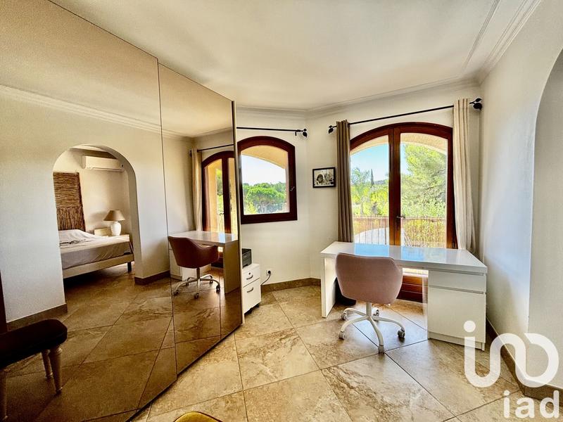 Maison - 212 m² - 8 pièces