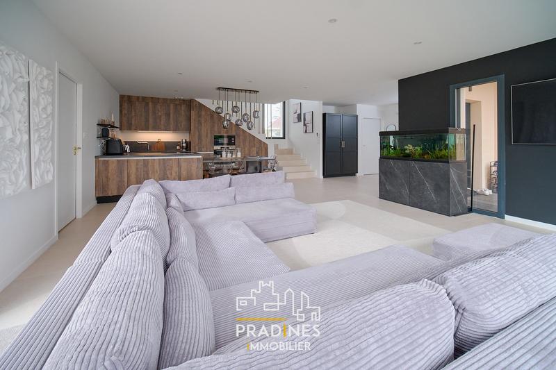 Maison - 121 m² - 5 pièces