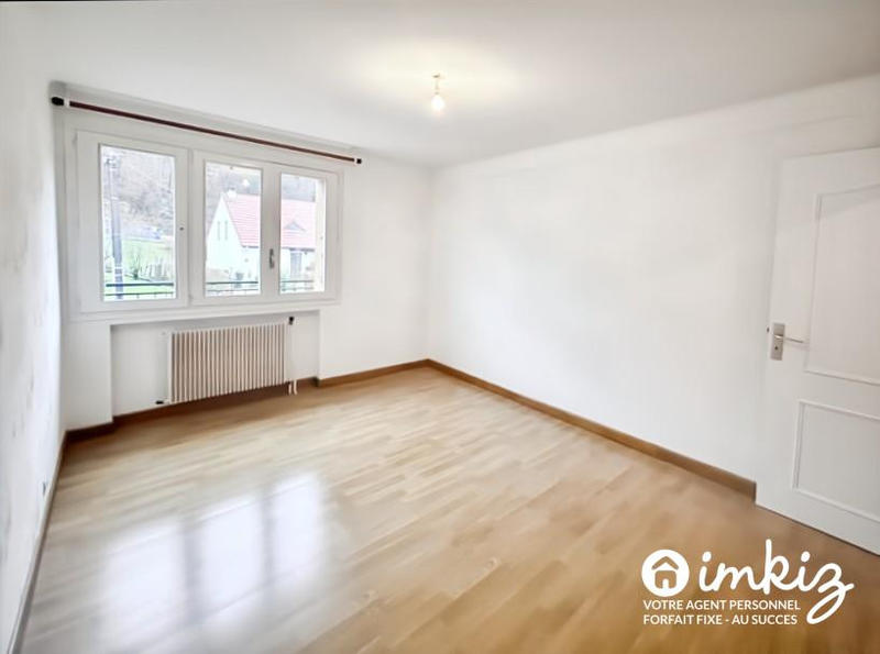 Maison - 210 m² - 10 pièces