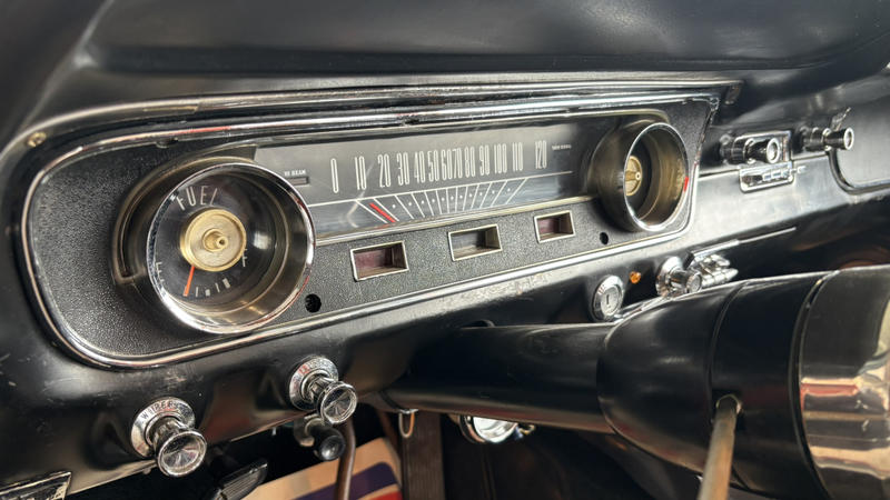 Ford Mustang Cabriolet 289 Ci V8 Popy Red 1965