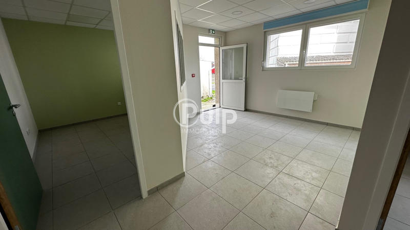 Bureau - 101 m² - 4 pièces