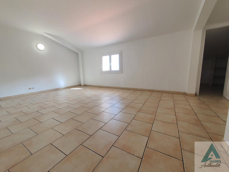 Appartement - 77 m² - 3 pièces