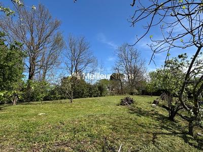 Terrain constructible - 1 019 m²