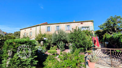 Propriété - 330 m² - 6 pièces