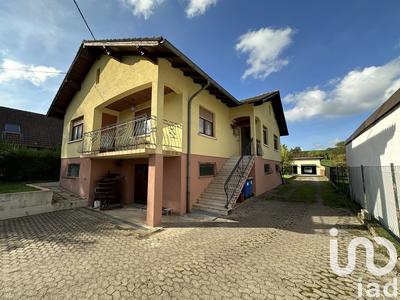 Maison - 218 m² - 7 pièces