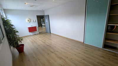 Local commercial - 114 m²