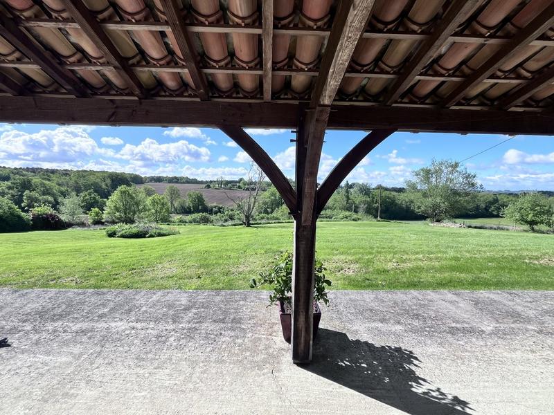 Maison traditionnelle - 230 m² - 9 pièces