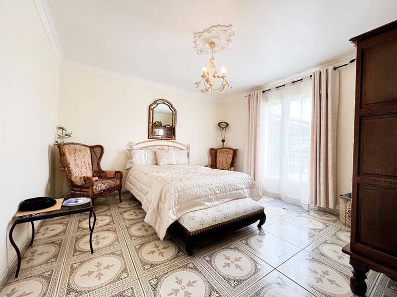 Maison - 191 m² - 8 pièces