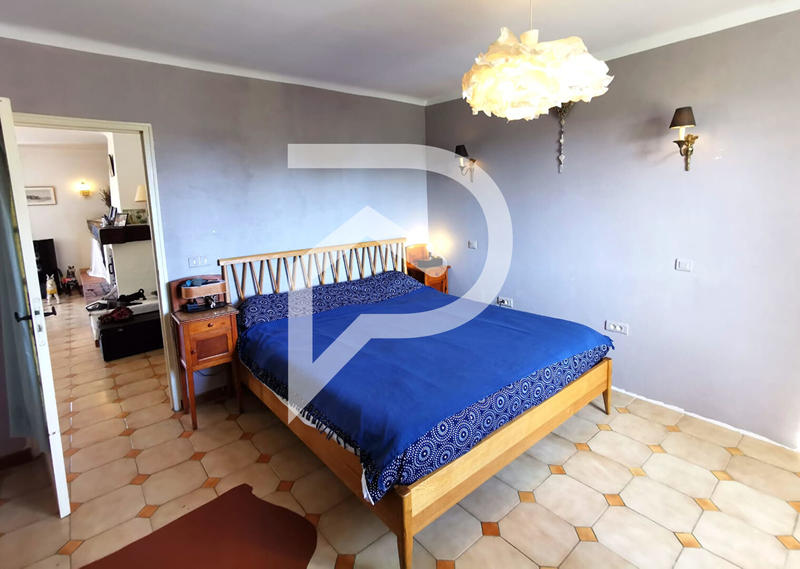 Maison - 231 m² - 11 pièces