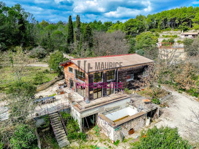 Maison - 228 m² - 5 pièces