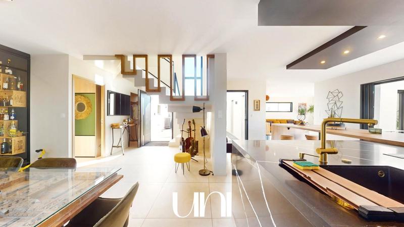 Maison - 162 m² - 5 pièces