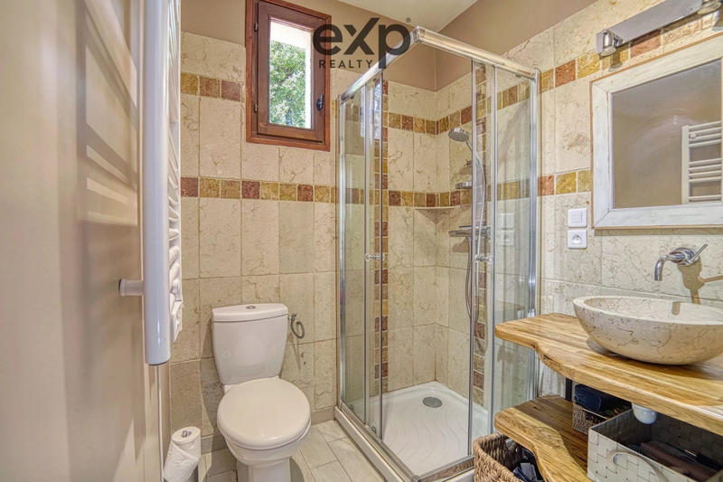 Maison - 203 m² - 6 pièces