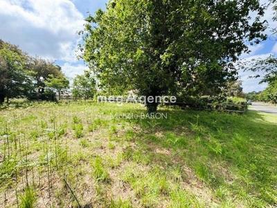 Terrain constructible - 800 m²