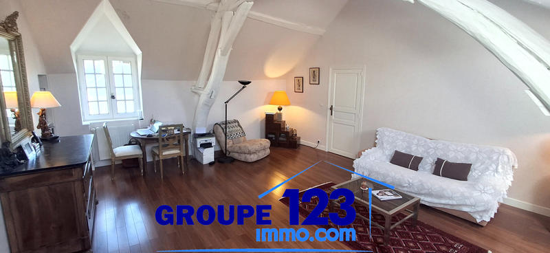 Maison - 220 m² - 6 pièces