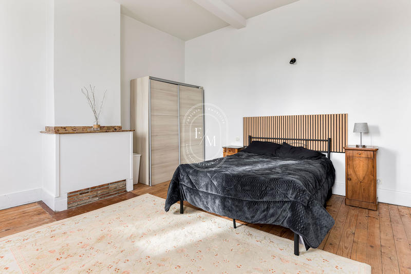 Maison - 297 m² - 12 pièces