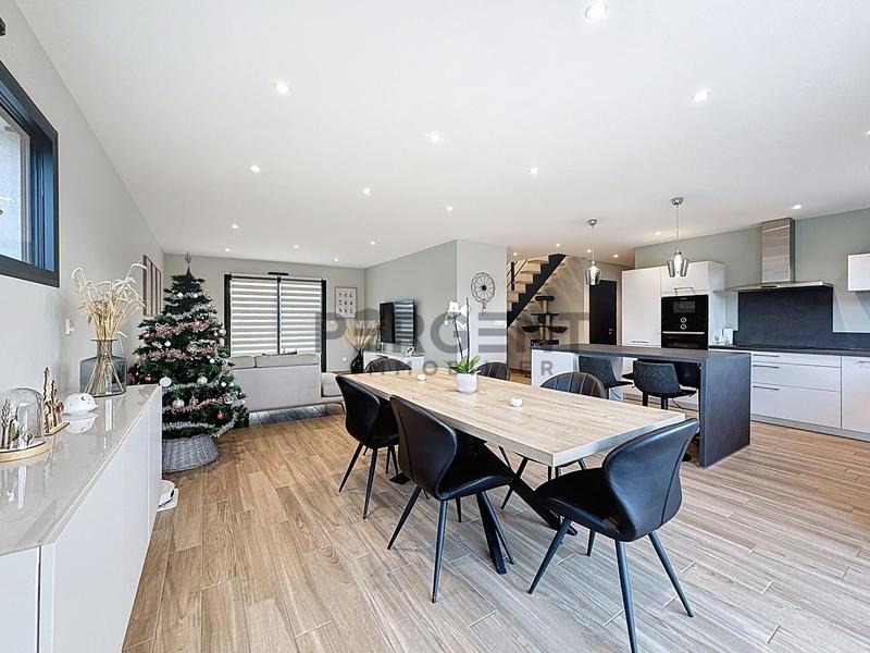 Maison - 115 m² - 5 pièces