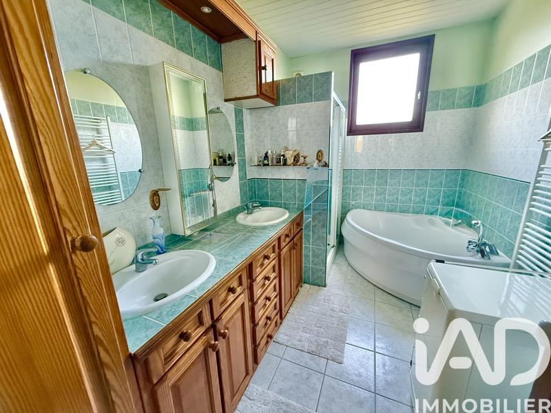 Maison - 138 m² - 8 pièces