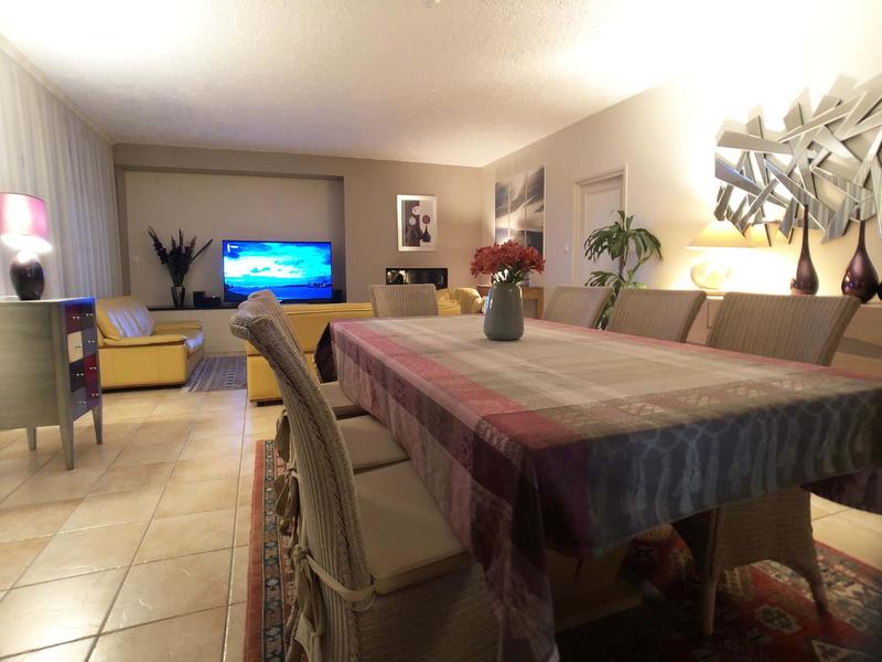 Maison - 305 m² - 10 pièces