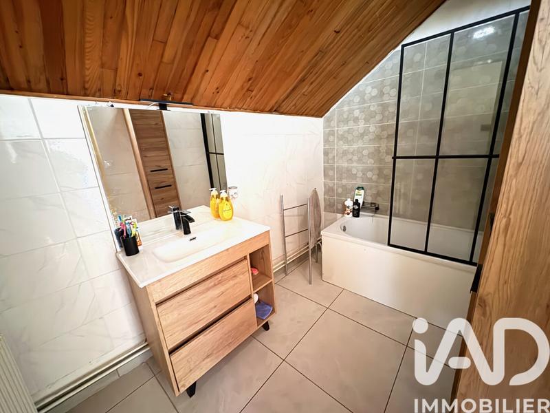 Maison - 201 m² - 6 pièces