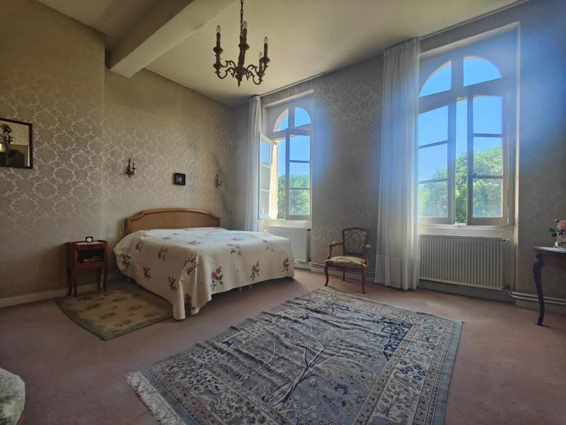 Maison - 460 m² - 20 pièces