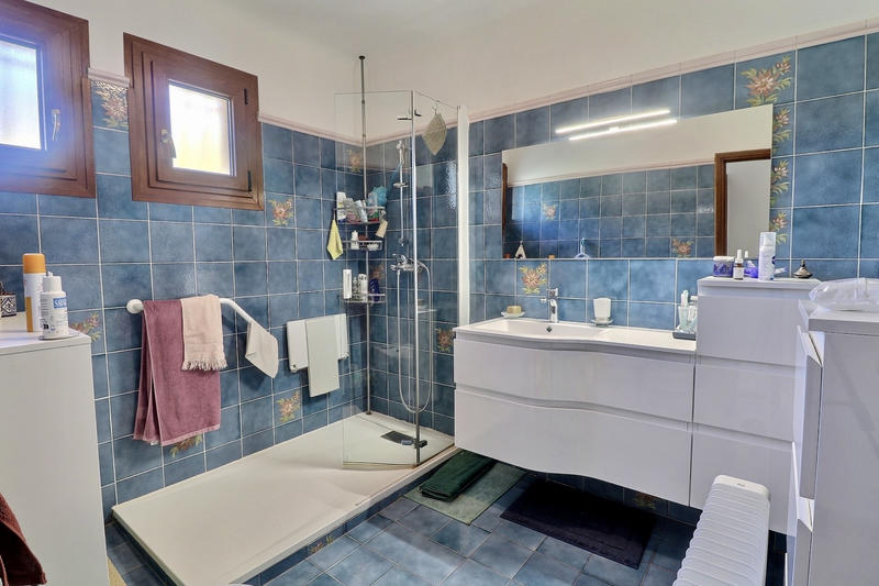 Maison - 290 m² - 9 pièces