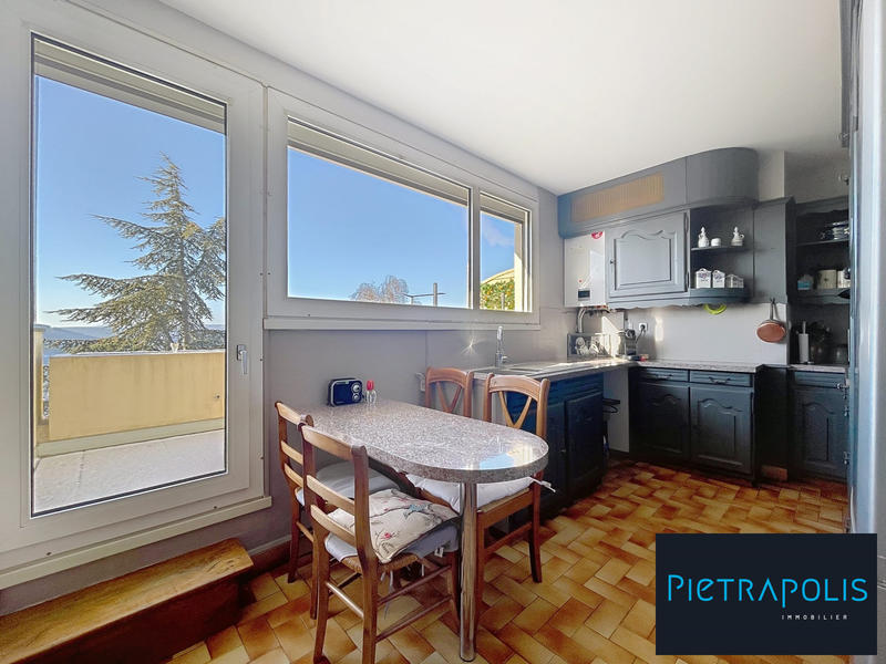 Appartement - 77 m² - 3 pièces