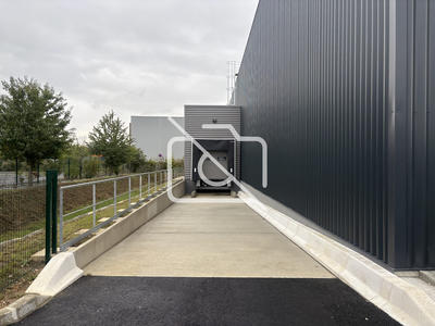 Entrepôt - 1 000 m²