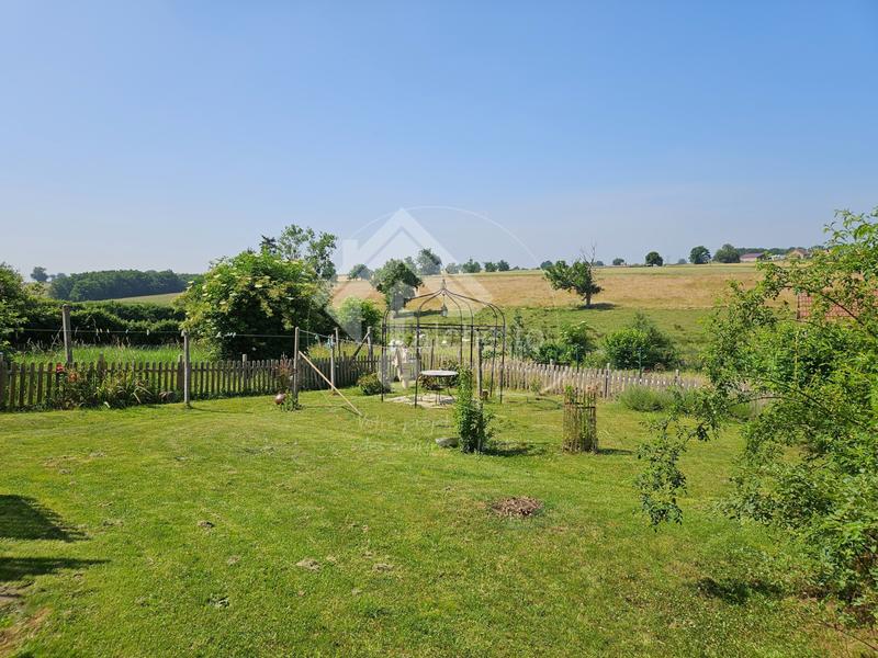 Maison de village - 238 m² - 10 pièces