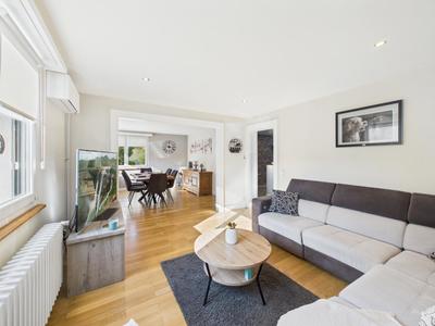 Maison - 202 m² - 6 pièces