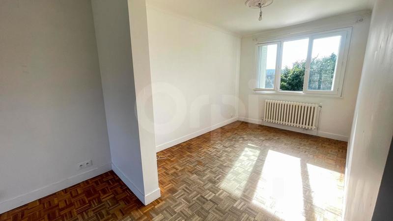 Maison - 92 m² - 6 pièces