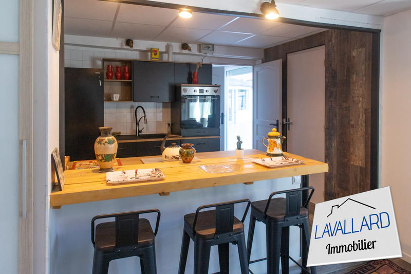 Maison - 260 m² - 10 pièces