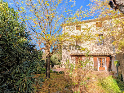 Maison - 121 m² - 5 pièces