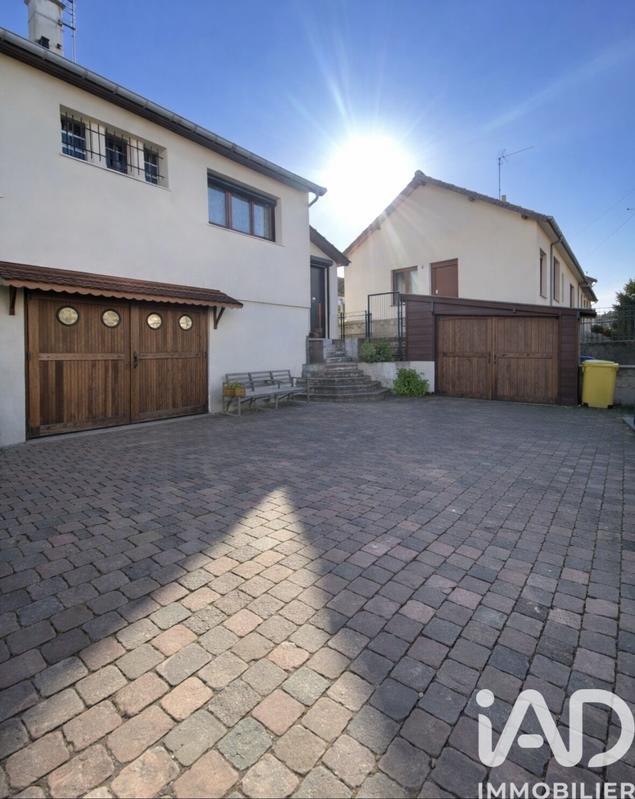 Maison - 90 m² - 5 pièces