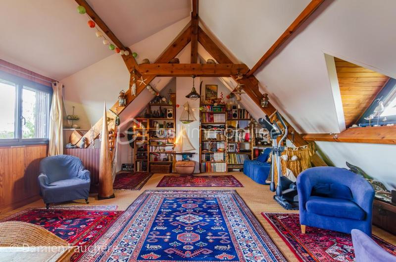 Maison traditionnelle - 150 m² - 8 pièces