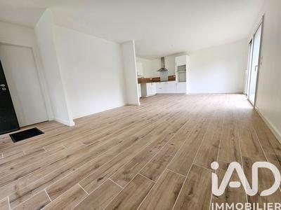 Maison - 93 m² - 4 pièces