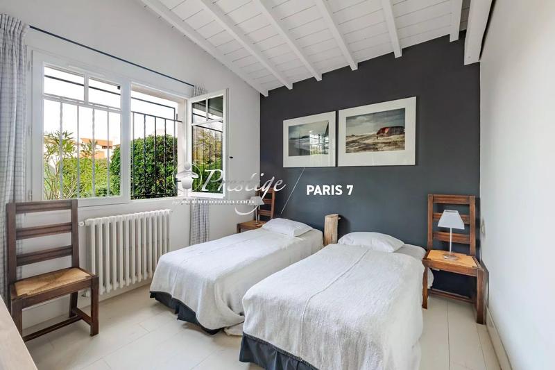 Maison - 200 m² - 7 pièces