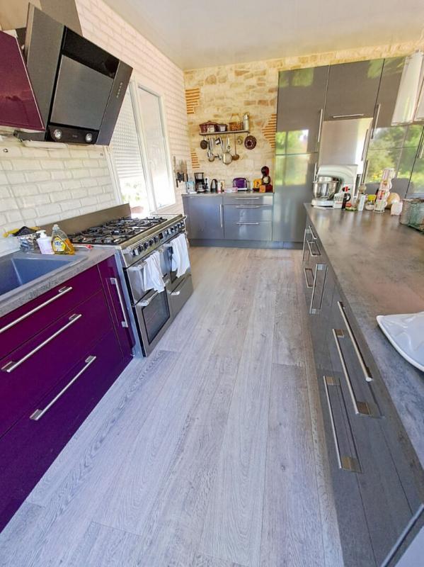 Maison - 222 m² - 8 pièces