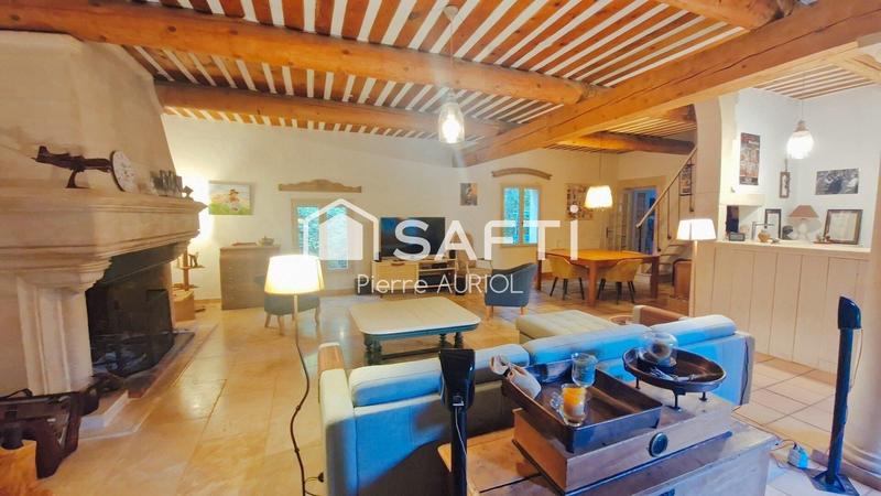 Maison - 200 m² - 6 pièces