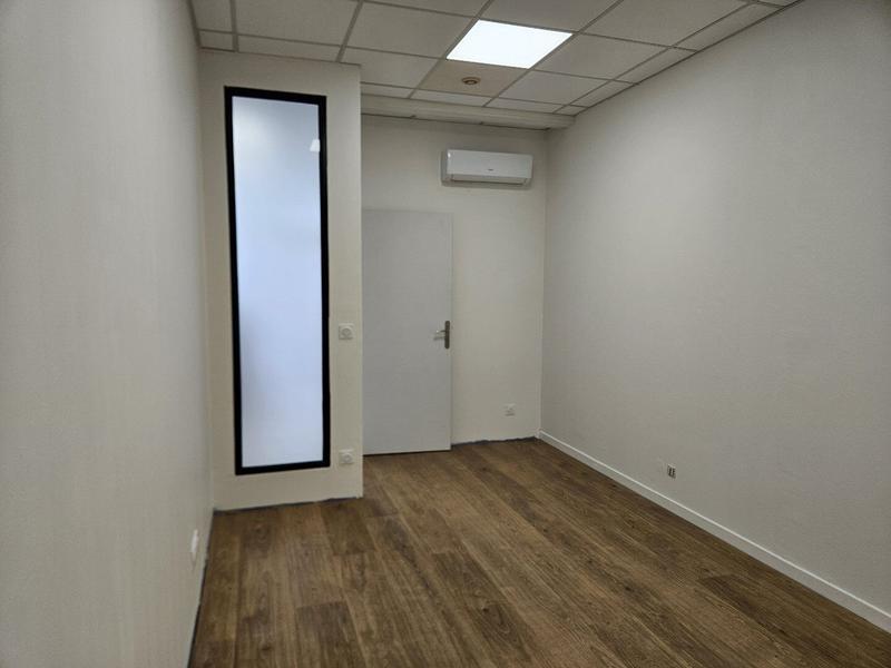 Bureau - 60 m² - 3 pièces