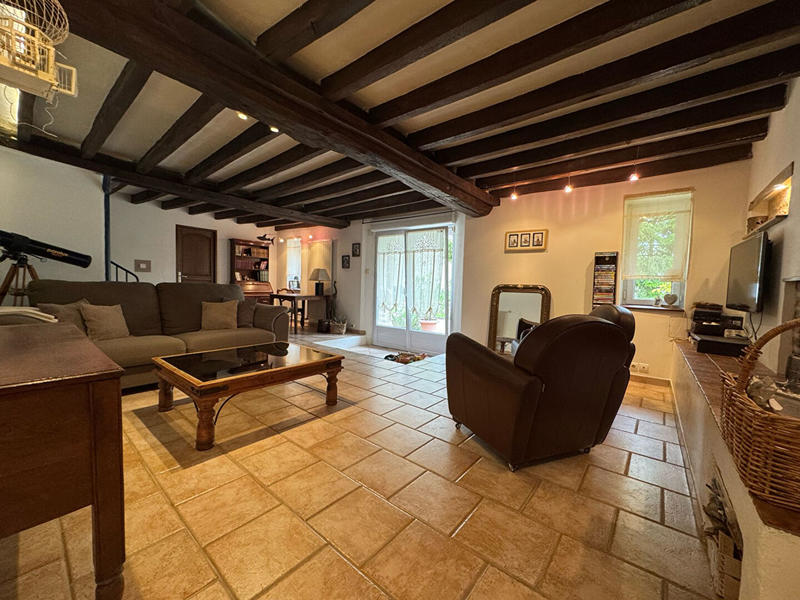 Maison - 240 m² - 8 pièces