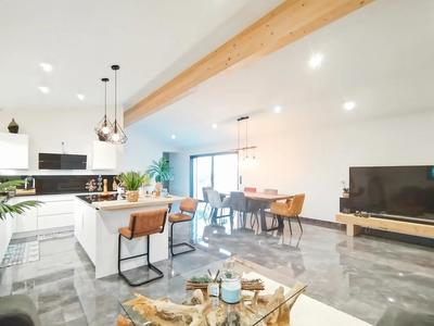 Maison - 148 m² - 5 pièces